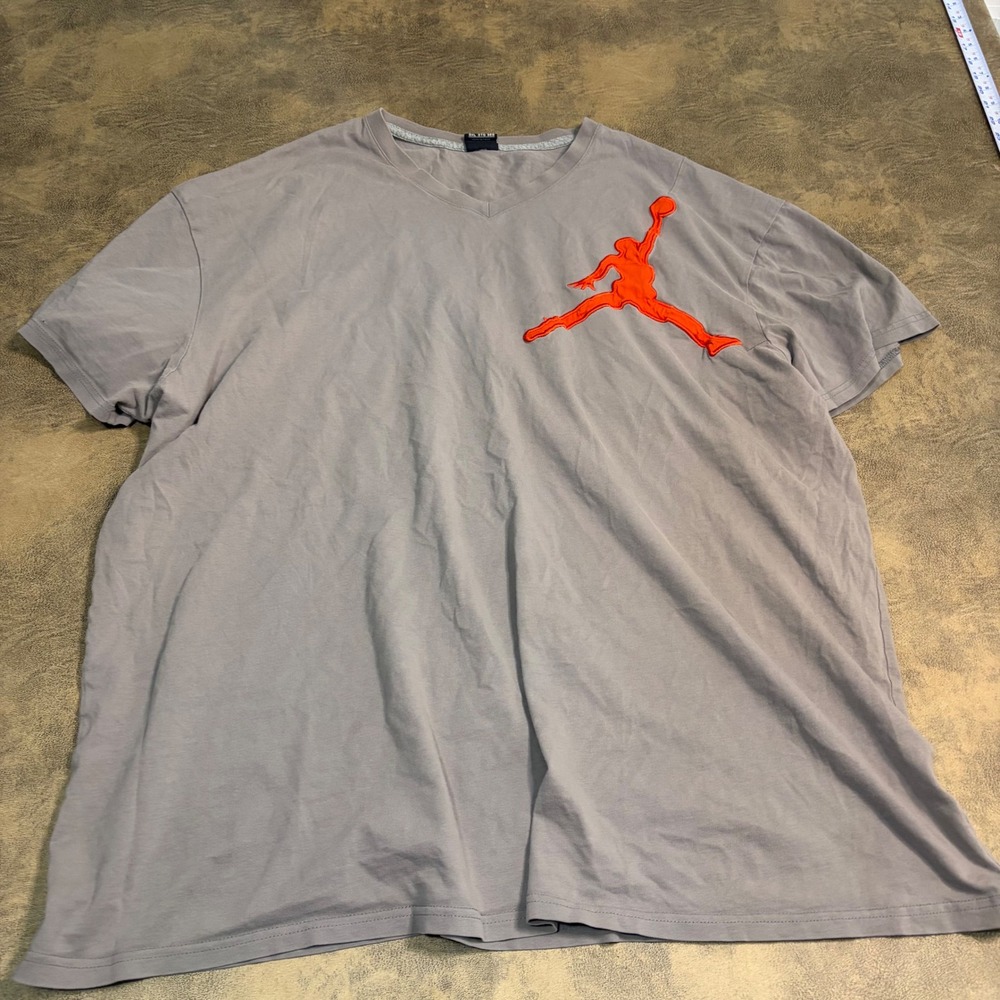 Jordan T-Shirt Mens 3XL Grey Orange Jumpman Logo V-Neck 467742-065